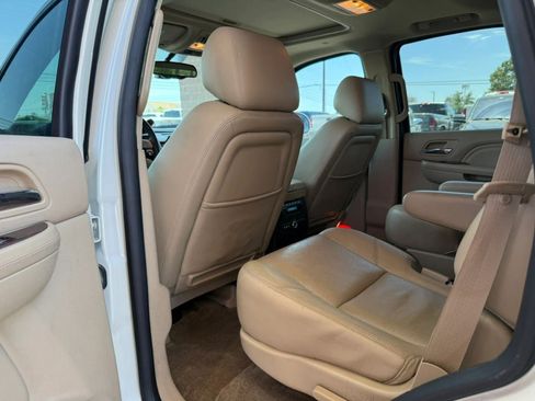 Used 2014 Cadillac Escalade Luxury AWD/4WD image 43