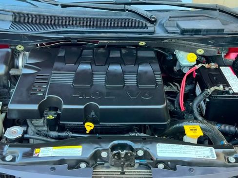 Used 2010 Chrysler Town & Country Touring Plus w/ Safetytec Group FWD image 54