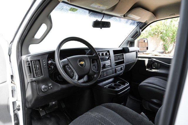 Used 2018 Chevrolet Express 2500 w/ Driver Convenience Package RWD image 2
