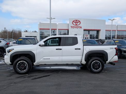 Certified 2024 Toyota Tacoma TRD Off-Road w/ TRD Off Road Upgrade Package image 5
