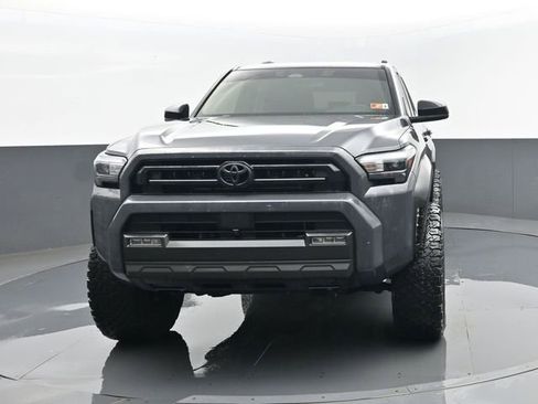 Used 2025 Toyota 4Runner SR5 AWD/4WD image 22