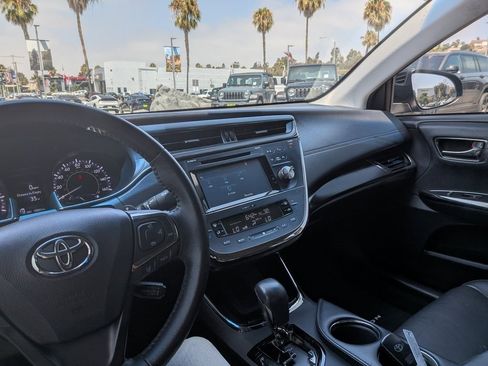 Used 2017 Toyota Avalon XLE image 21