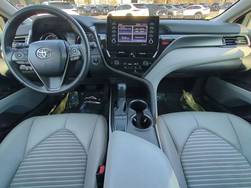 Used 2023 Toyota Camry SE w/ Convenience Package image 15