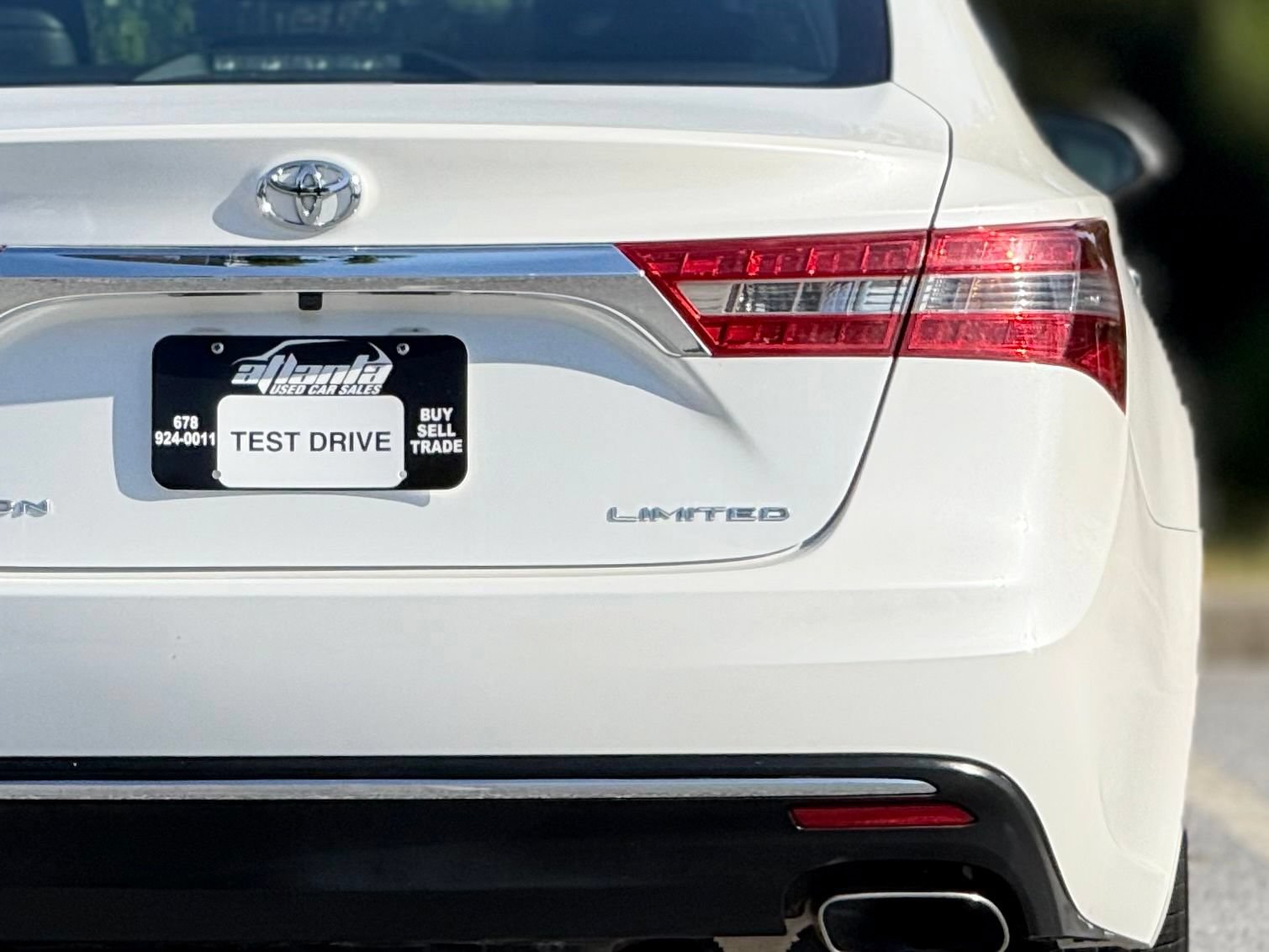 Used 2016 Toyota Avalon Limited w/ Toyota Safety Sense Package FWD image 17