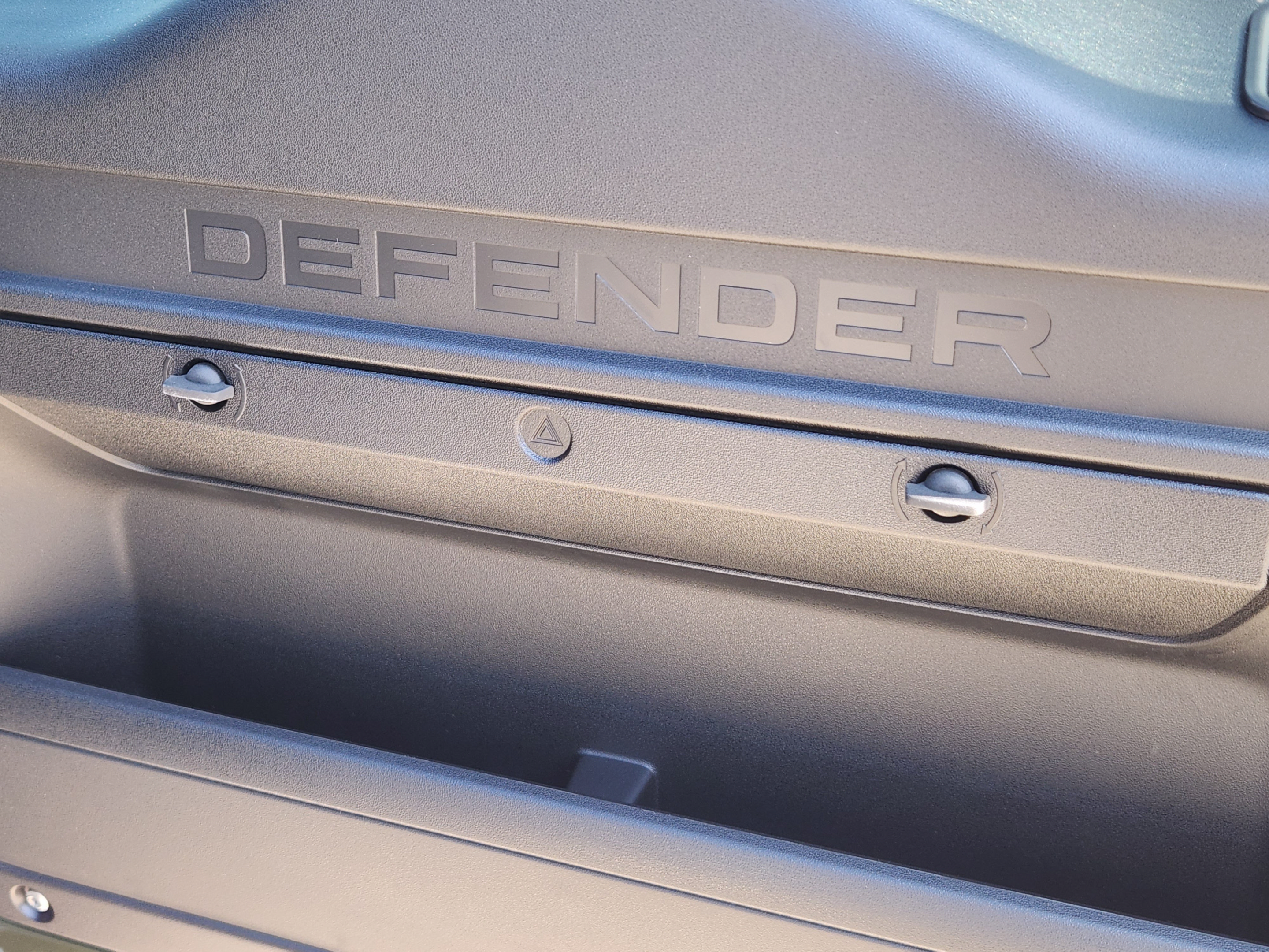 New 2026 Land Rover Defender 110 X-Dynamic SE AWD/4WD image 33