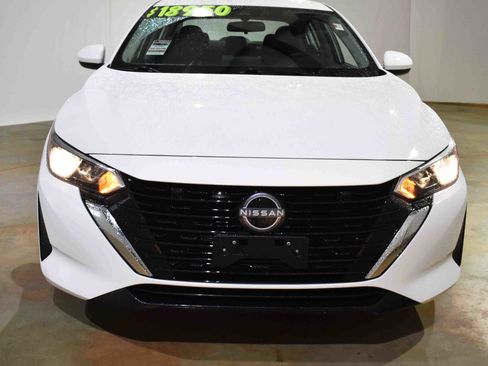 Used 2024 Nissan Sentra SV image 4