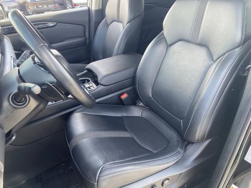 Certified 2024 Honda Pilot Touring image 18