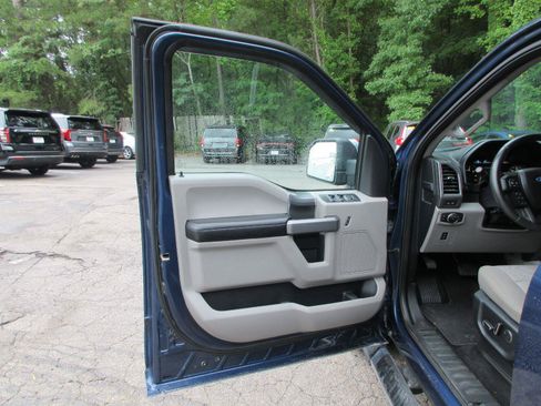 Used 2017 Ford F150 XLT w/ Equipment Group 302A Luxury AWD/4WD image 10