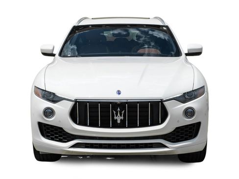 Used 2017 Maserati Levante S AWD/4WD image 4