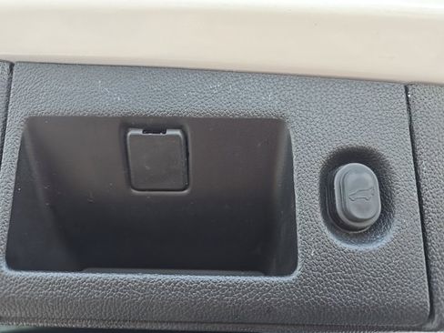 Used 2018 Chevrolet Tahoe Premier image 33