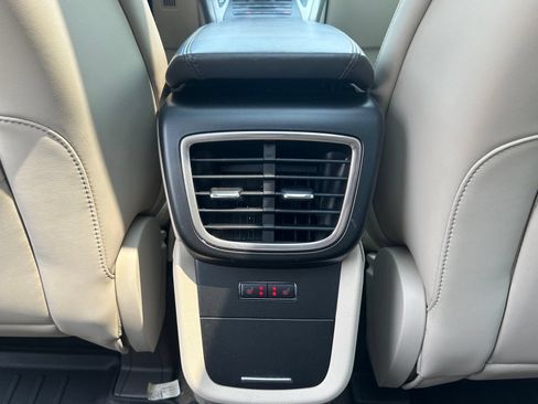 Used 2018 Lincoln MKX Reserve w/ Lincoln MKX Climate Package AWD/4WD image 29