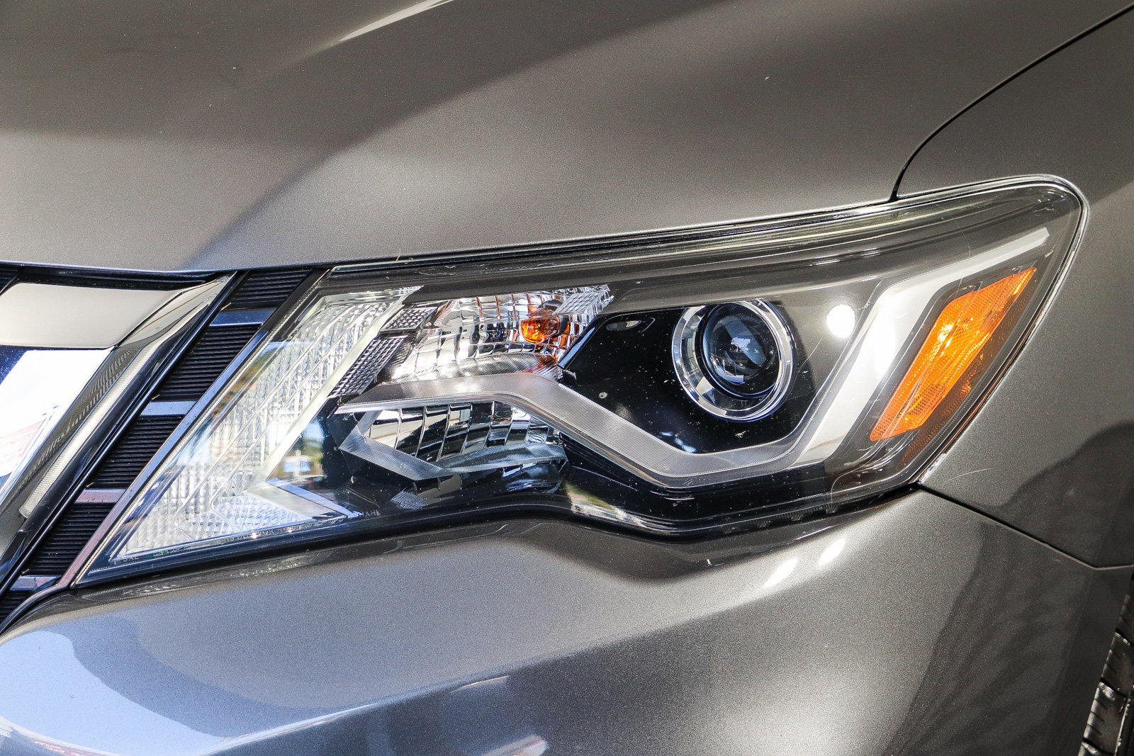 Used 2020 Nissan Pathfinder SV FWD image 4