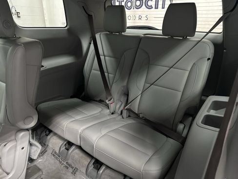 Used 2018 GMC Acadia SLT AWD/4WD image 24