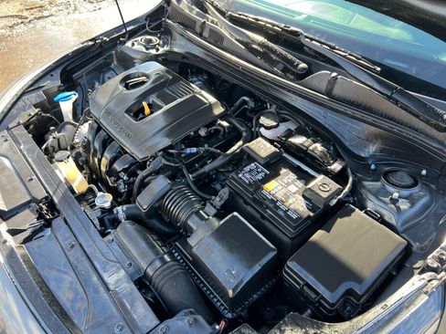 Used 2024 Kia Forte LXS image 33