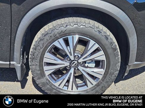 Used 2022 Nissan Rogue SV AWD/4WD image 9