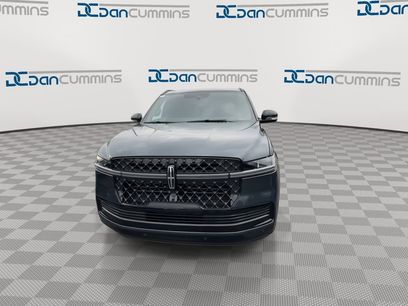New 2025 Lincoln Navigator L Reserve w/ Jet Appearance Package