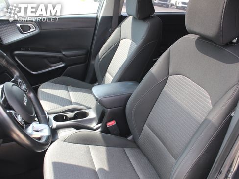 Used 2023 Kia Soul EX FWD image 11