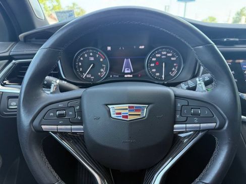 Certified 2024 Cadillac XT6 Sport w/ Technology Package AWD/4WD image 13