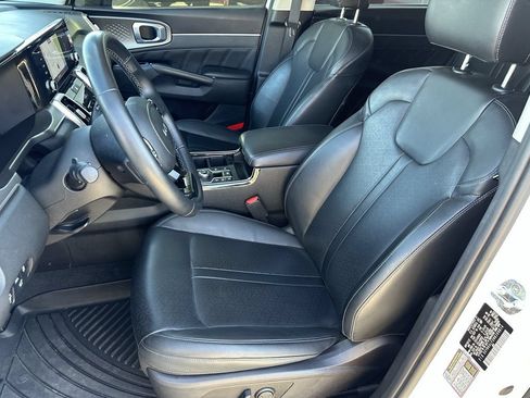 Certified 2022 Kia Sorento SX FWD image 23