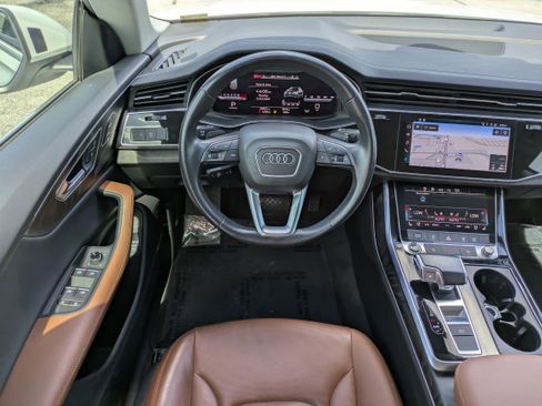 Used 2023 Audi Q8 Premium Plus AWD/4WD image 16