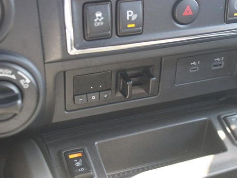 Used 2024 Nissan Titan SV w/ SV Utility Package image 27