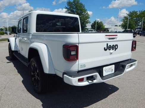 Used 2023 Jeep Gladiator Overland image 6