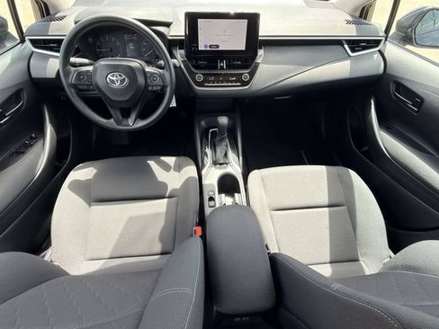 Used 2025 Toyota Corolla LE FWD image 12