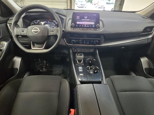 Used 2025 Nissan Rogue S FWD image 9