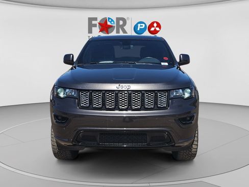 Used 2019 Jeep Grand Cherokee Altitude AWD/4WD image 8