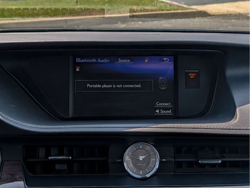 Used 2017 Lexus ES 350 w/ Luxury Package FWD image 22