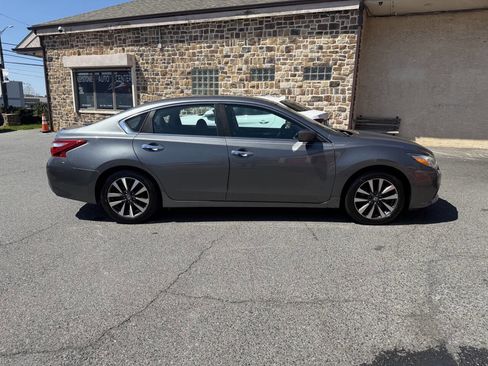 Used 2017 Nissan Altima 2.5 SV image 7