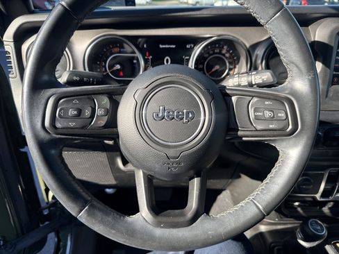 Used 2021 Jeep Wrangler Unlimited Sport image 17