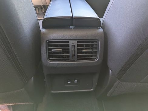 Used 2025 Nissan Rogue SV FWD image 31