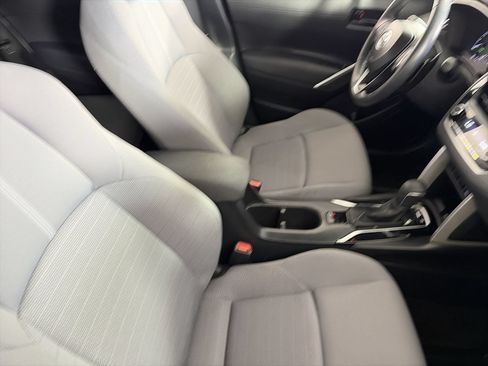 Used 2024 Toyota Corolla Cross AWD Hybrid w/ Moonroof Package image 25