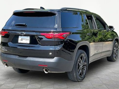Used 2023 Chevrolet Traverse LT FWD image 5