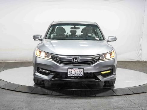 Used 2017 Honda Accord EX image 3