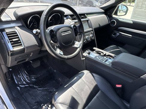 Used 2020 Land Rover Discovery Landmark AWD/4WD image 3
