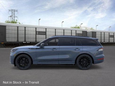 New 2025 Lincoln Aviator Reserve w/ Jet Appearance Package image 3