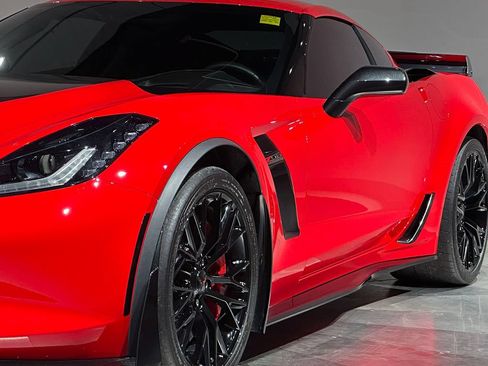 Used 2016 Chevrolet Corvette Z06 w/ Z07 Performance Package RWD image 15