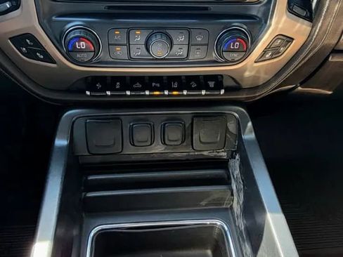 Used 2017 GMC Sierra 2500 Denali w/ Duramax Plus Package image 8