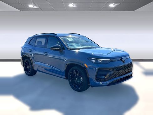 New 2026 Volkswagen Tiguan SE R-Line image 6
