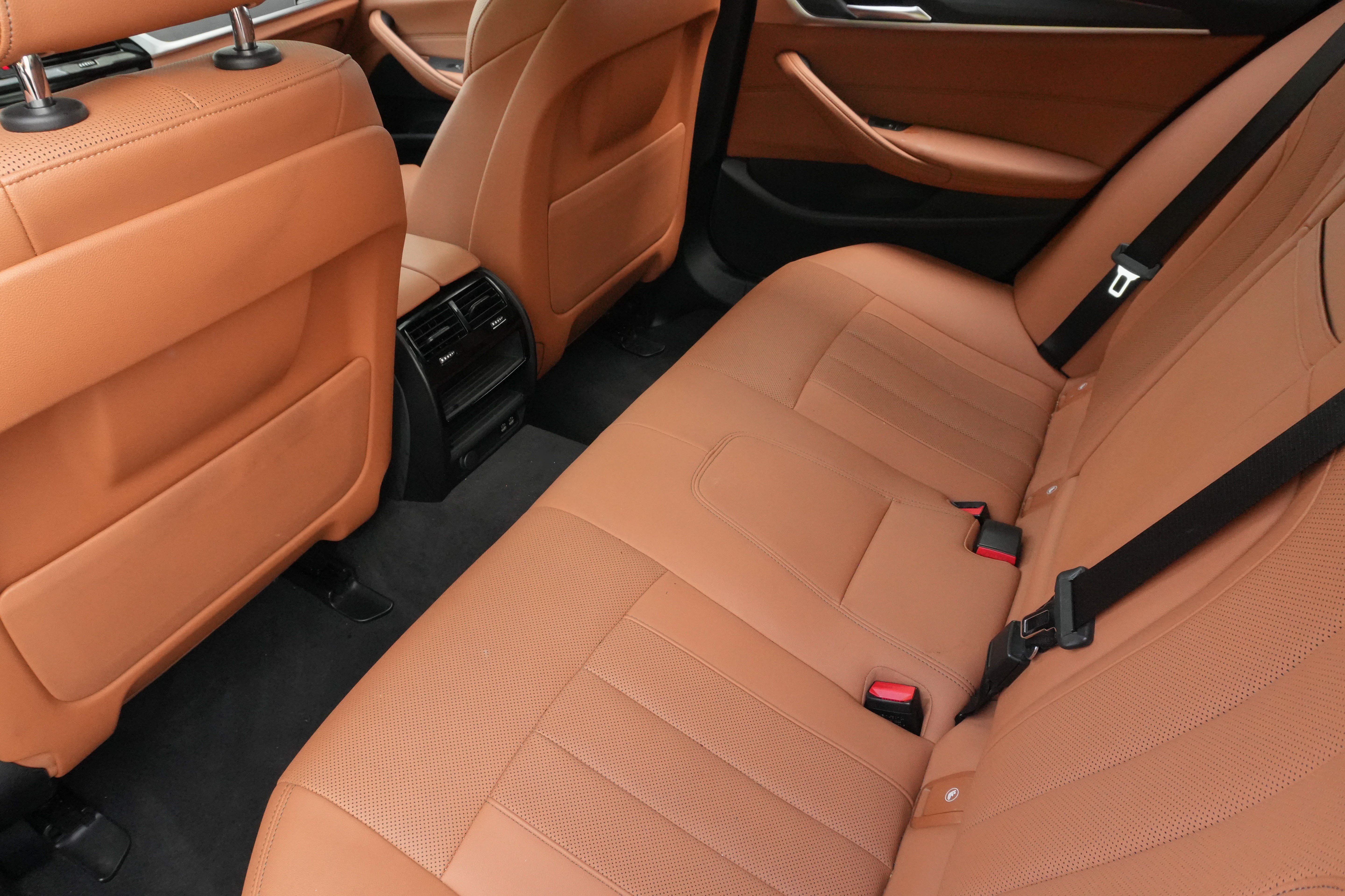 Certified 2023 BMW 540i w/ M Sport Package RWD image 29