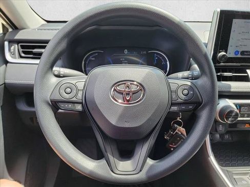 Used 2025 Toyota RAV4 LE AWD/4WD image 19
