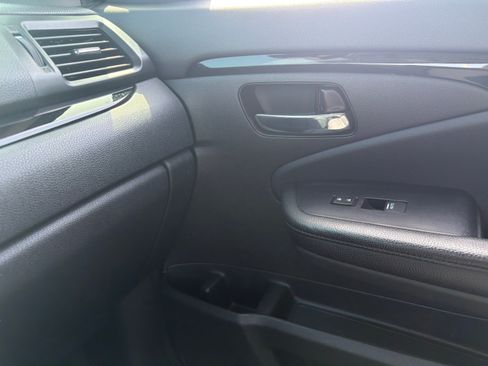 Used 2020 Honda Pilot Touring image 29
