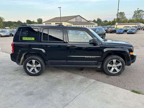 Used 2017 Jeep Patriot High Altitude AWD/4WD image 4