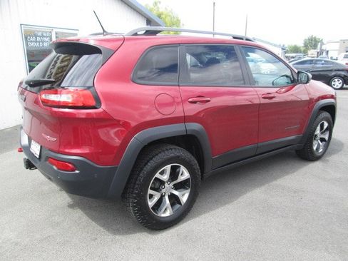 Used 2014 Jeep Cherokee Trailhawk w/ Technology Group AWD/4WD image 6
