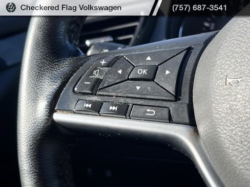 Used 2021 Nissan Rogue Sport SV image 34