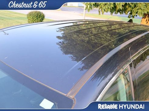 Used 2023 Chrysler Pacifica Touring-L AWD/4WD image 14