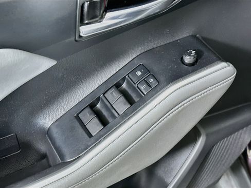 Used 2022 Toyota Highlander XLE FWD image 15