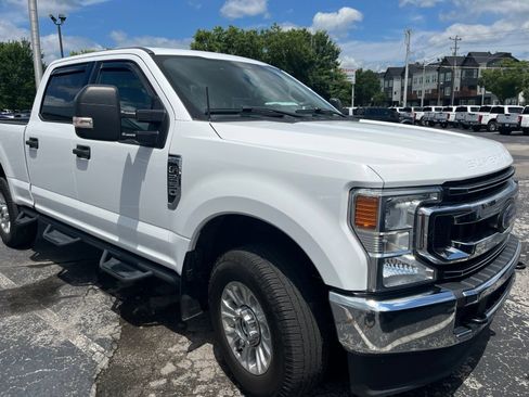 Used 2022 Ford F250 XLT AWD/4WD image 2